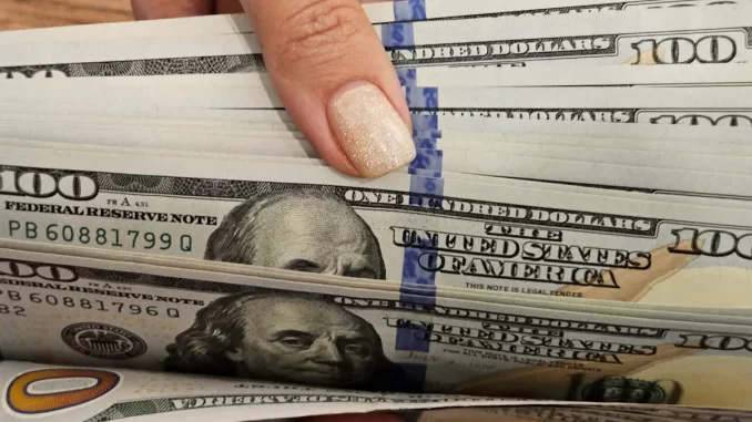 que va a pasar con el dolar el lunes